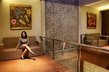 De'Corner Guest House Malang Dış mekan fotoğraf