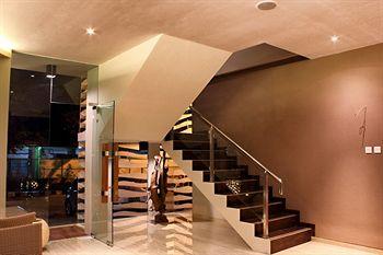 De'Corner Guest House Malang Dış mekan fotoğraf