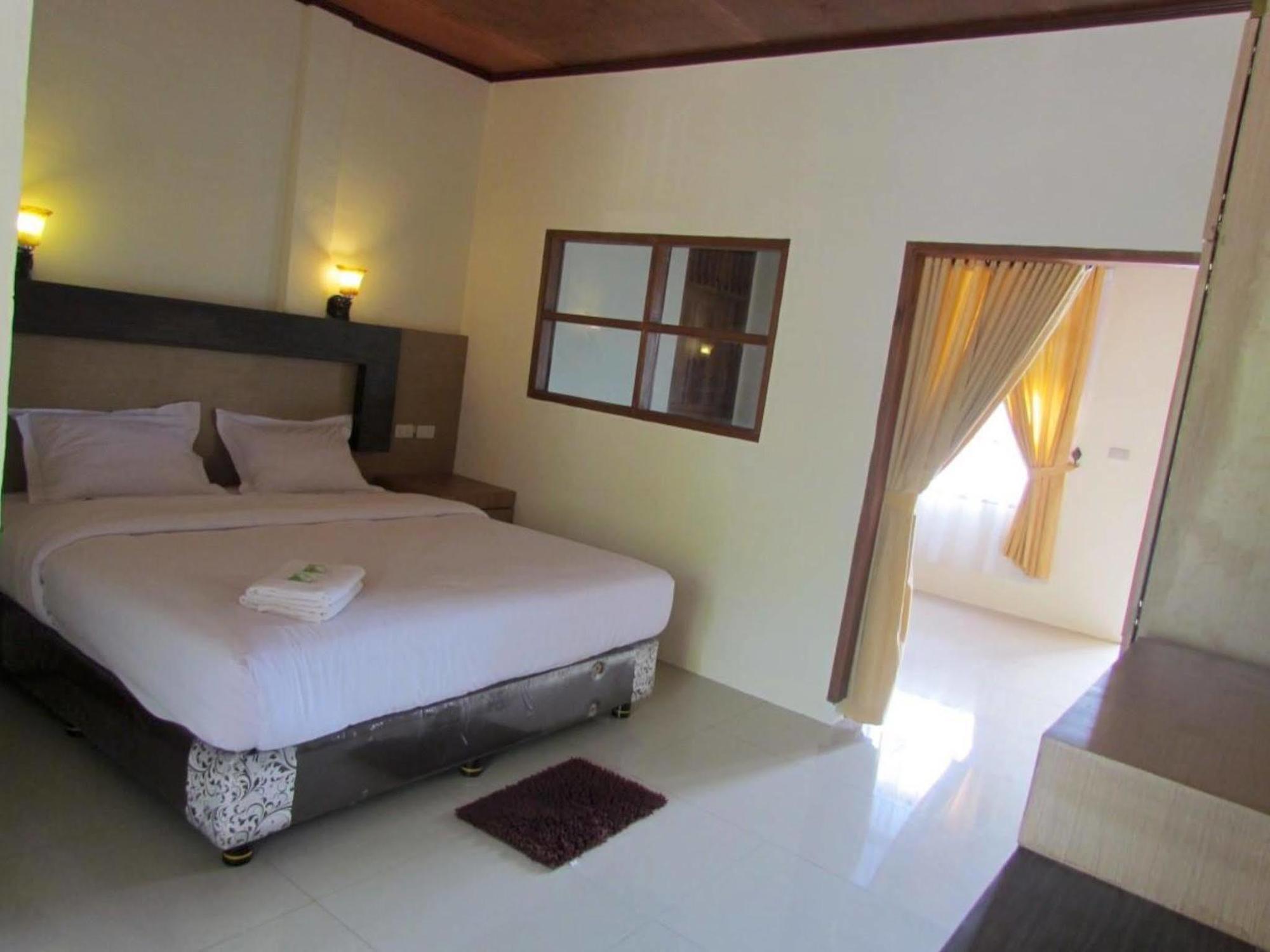 De'Corner Guest House Malang Dış mekan fotoğraf