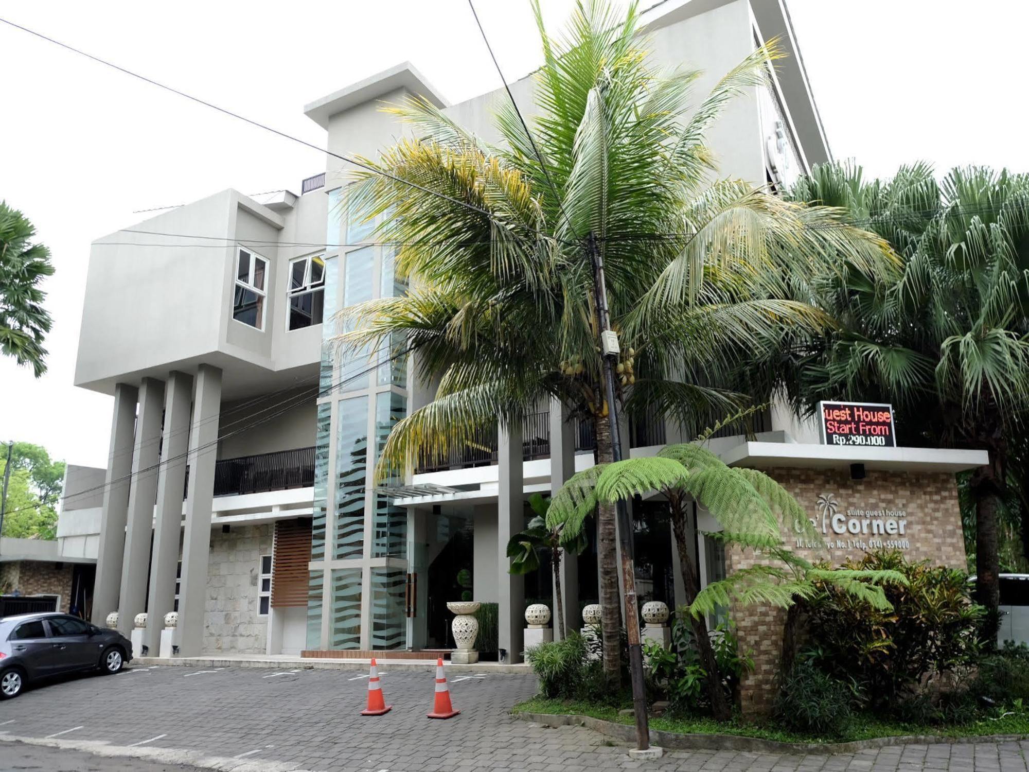 De'Corner Guest House Malang Dış mekan fotoğraf
