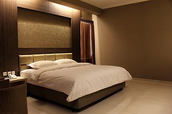 De'Corner Guest House Malang Dış mekan fotoğraf